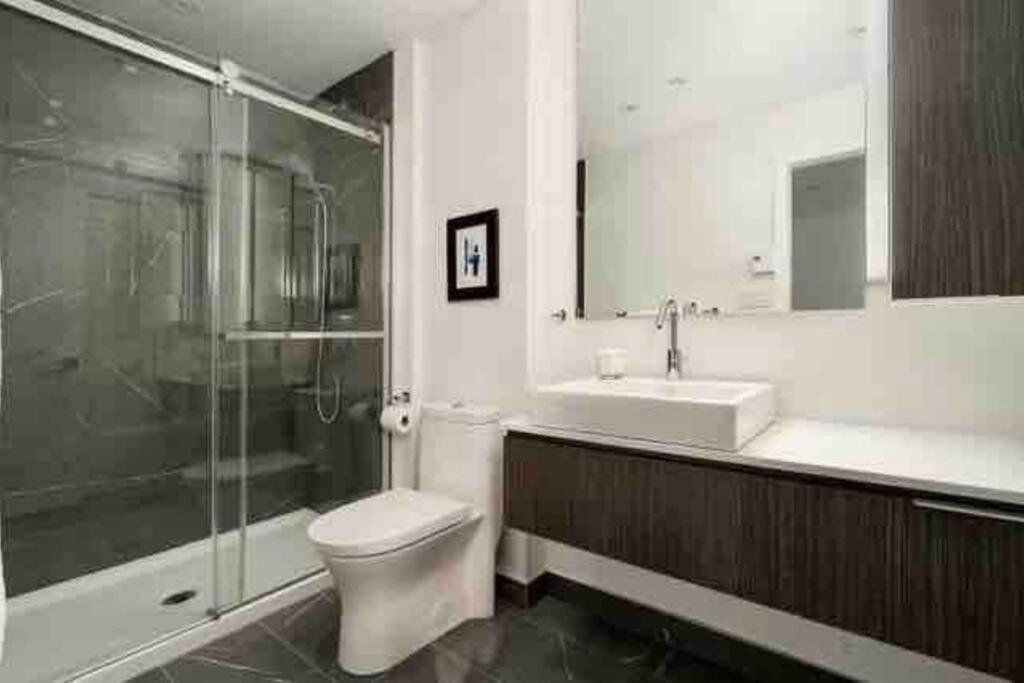 Mind Blowing City View - 2 Beds - Pool & Spa - Downtown Montréal Esterno foto